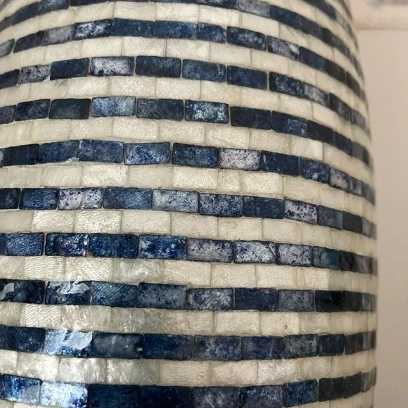 Shell vase - Picture 3 of 3